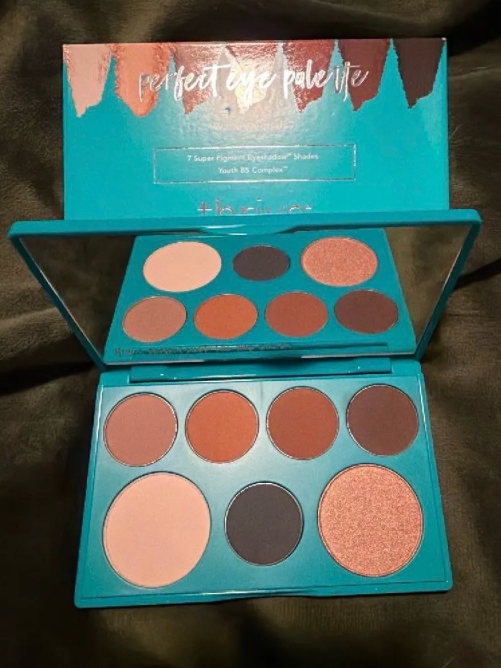 NIB Thrive Causemetics Perfect Eye Palette